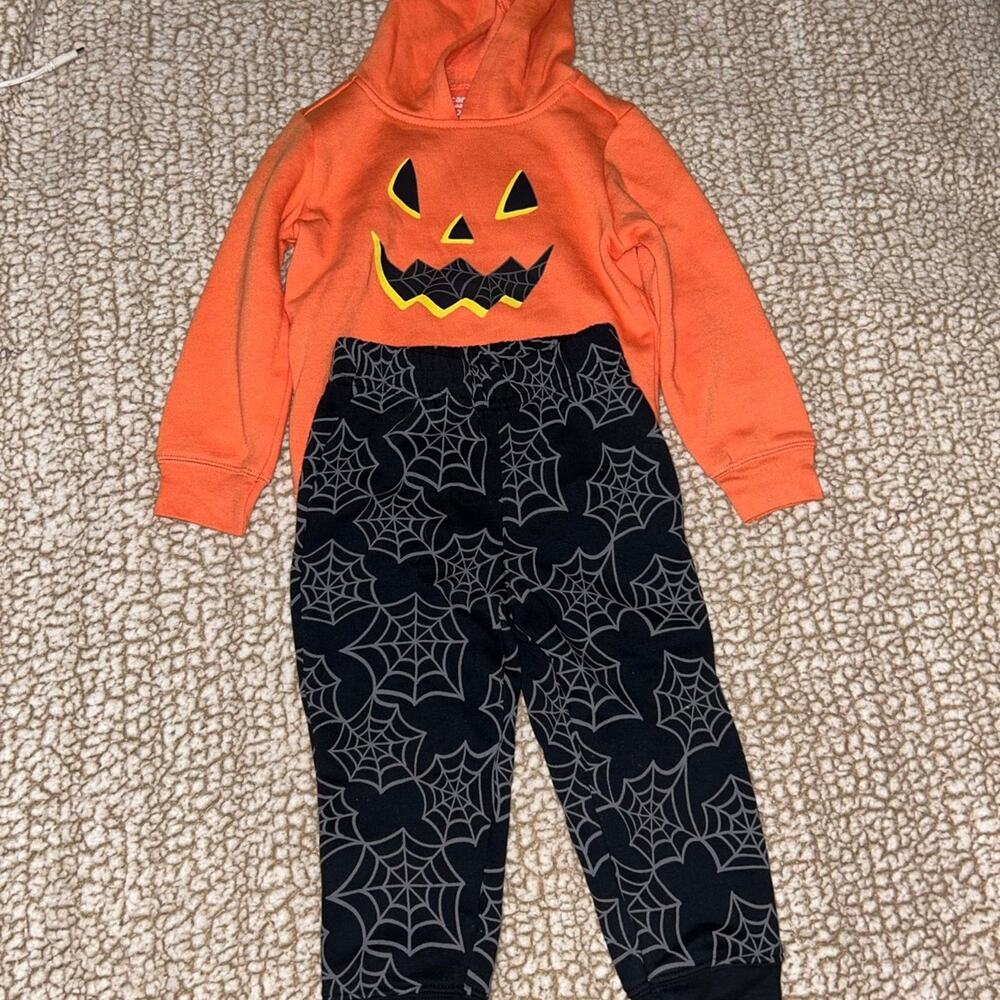Carter’s Halloween Sweatsuit